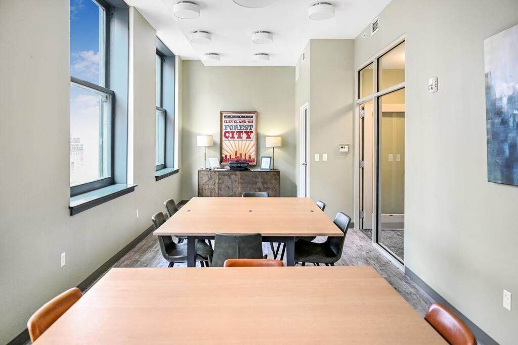 Ferienwohnung Heart Of Dt With Corner View And With Free Pool & Steam 307 Cleveland Exterior foto