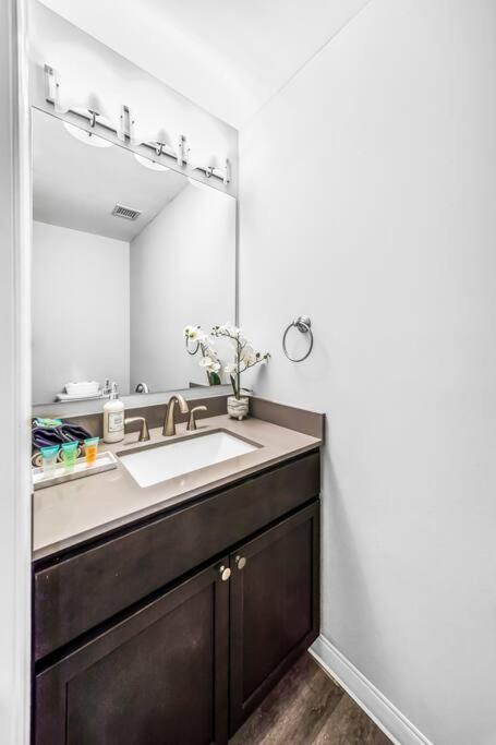 Ferienwohnung Heart Of Dt With Corner View And With Free Pool & Steam 307 Cleveland Exterior foto